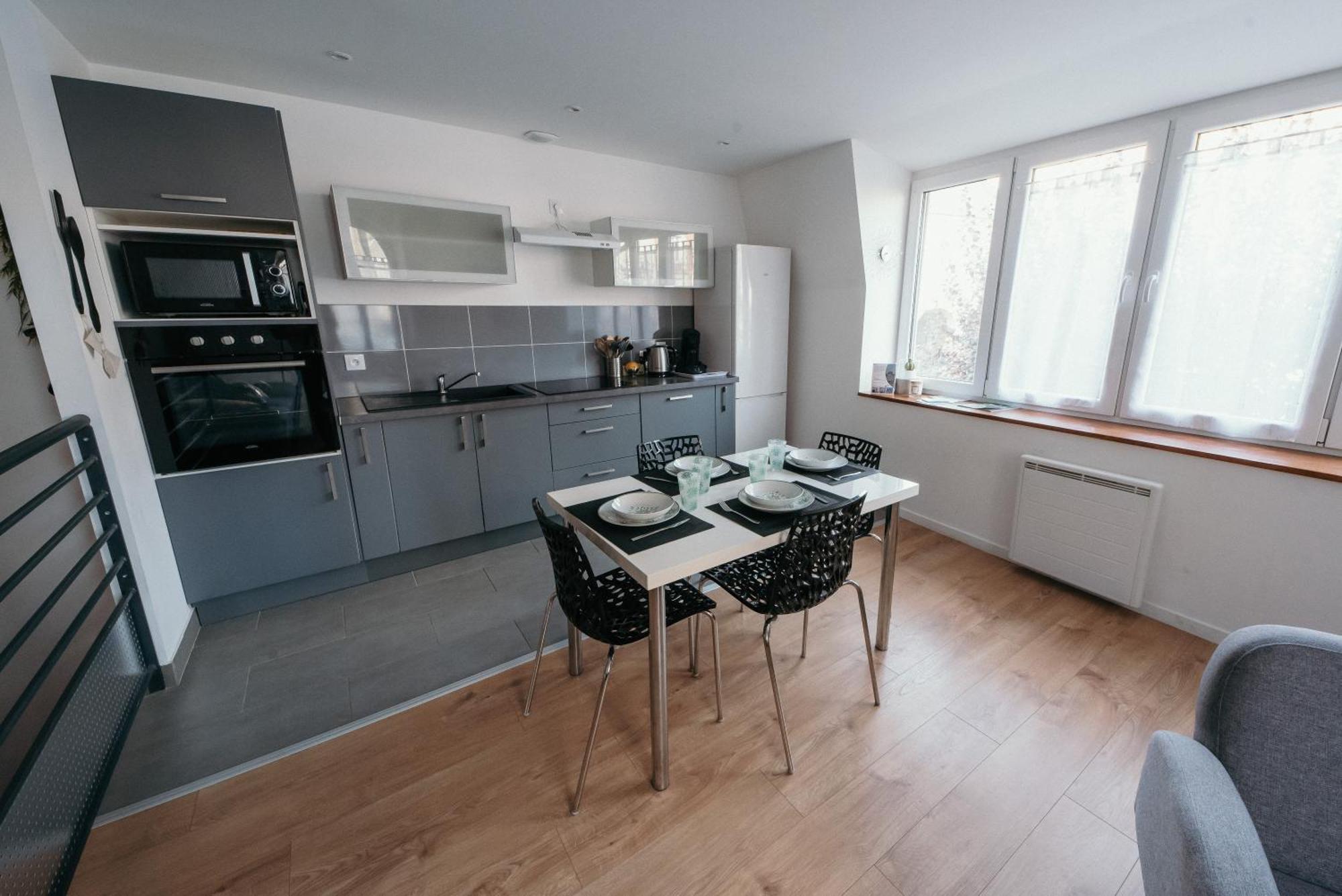 Appartement De Thomas Charleville-Mézières Eksteriør billede